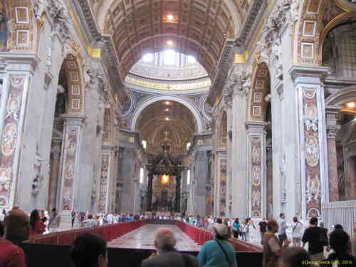 Вид внутри собора Святого Петра (Рим)