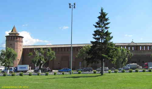 Коломенский кремль (слева Маринкина башня) (Коломна)