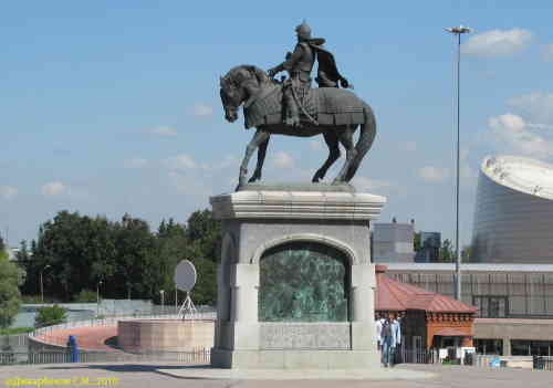 Памятник князю Дмитрию Донскому (Коломна)