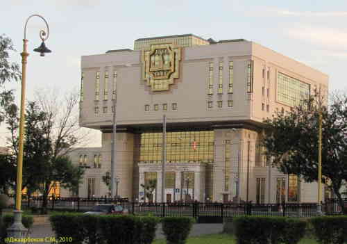 Здание библиотеки МГУ (Москва)