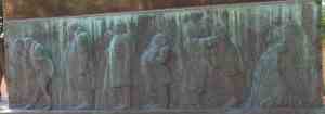 Правый барельеф. Памятник Гоголю на Никитском бульваре в Москве