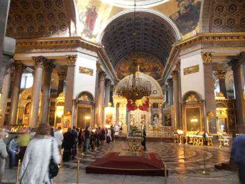 Внутри Казанского собора (Санкт-Петербург)