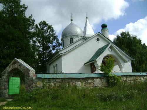 Церковь Живоначальной Троицы села Бехово