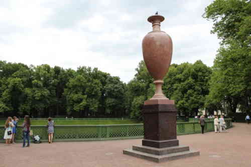 Порфировая ваза. Летний сад (Санкт-Петербург)