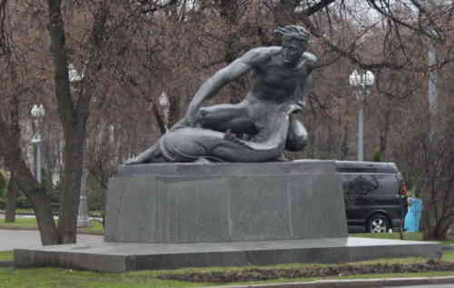 Лужники (Москва). Скульптура «Вода»