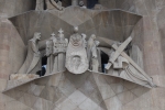 Скульптура Иисуса Христа, несящего крест (западный фасад Храм Святого Семейства (Саграда Фамилия, Sagrada Familia))