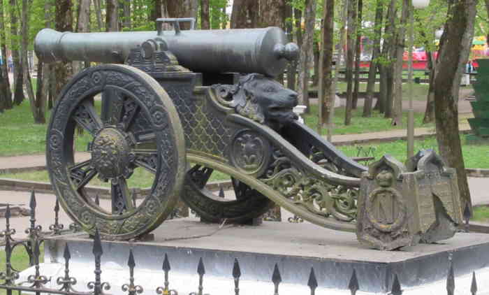 Пушка. Памятник защитникам Смоленска 4-5 августа 1812 года (Смоленск)
