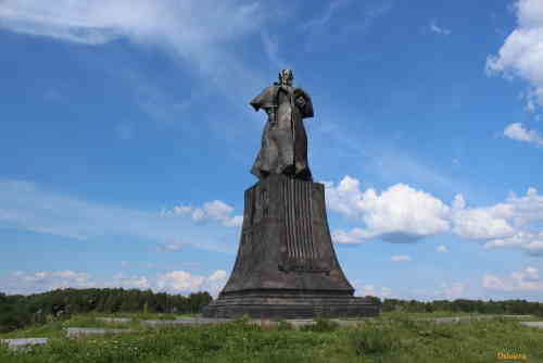 Памятник Мусоргскому М. П. (Наумово)