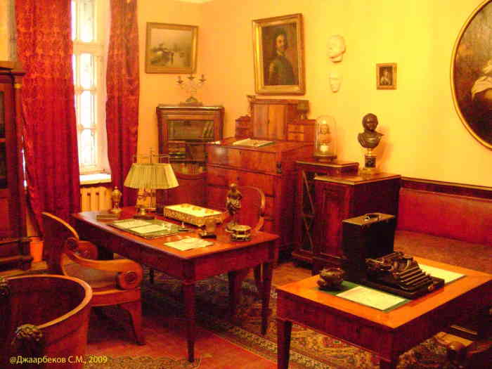 Музей-квартира Алексея Толстого. Кабинет Алексея Толстого