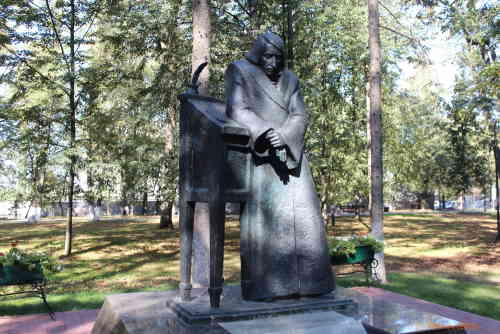 Памятник Н. В. Гоголю (Калуга)