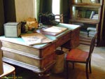 Дом-музей К. С. Станиславского. Письменный стол в спальне Станиславского