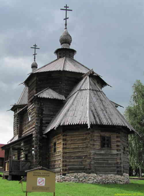 Суздаль. Музей деревянного зодчества. Воскресенская церковь из села Патакино, Камешковского района 1776 года