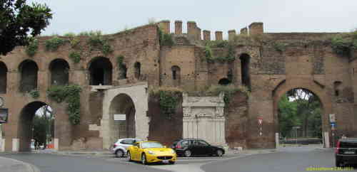 Городская стена (Рим)