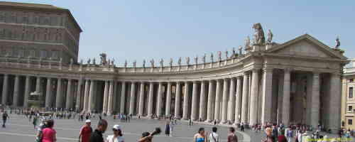Колоннада Собора Святого Петра (Рим)