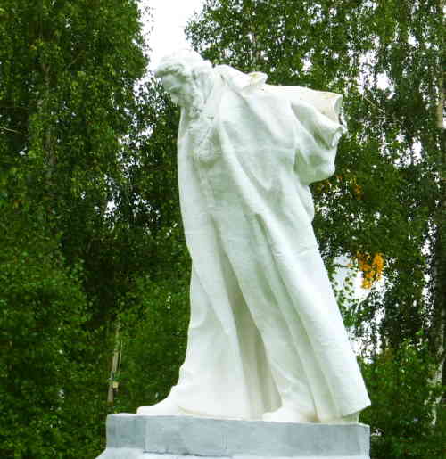 Памятник Пушкину А. С.. Музей Болдино