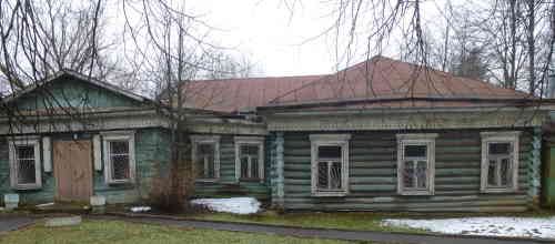 Деревянные здания школы времен СССР (Вороново)
