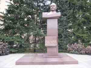Памятник-бюст Н. М. Швернику (Москва)