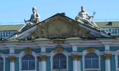 Скульптуры Геракла и Нептуна. Зимний дворец (Санкт-Петербург)