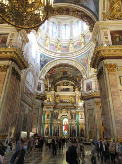 Внутри храма. Исаакиевский собор (Санкт-Петербург)