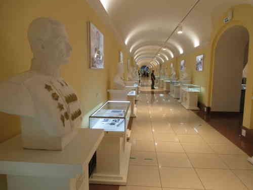 Коридор, в котором установлены бюсты всех командующих ВДВ. Музей истории ВДВ (Рязань)