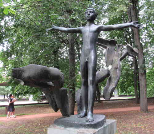 Мир без войны. Парк скульптуры (Калининград)