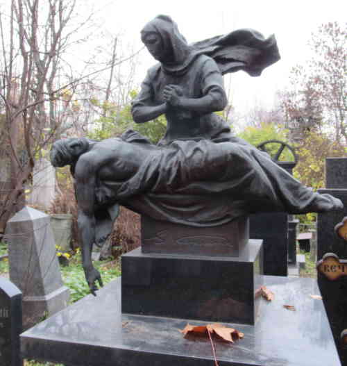 Могила Льва Кербеля. Новодевичье кладбище (Москва)