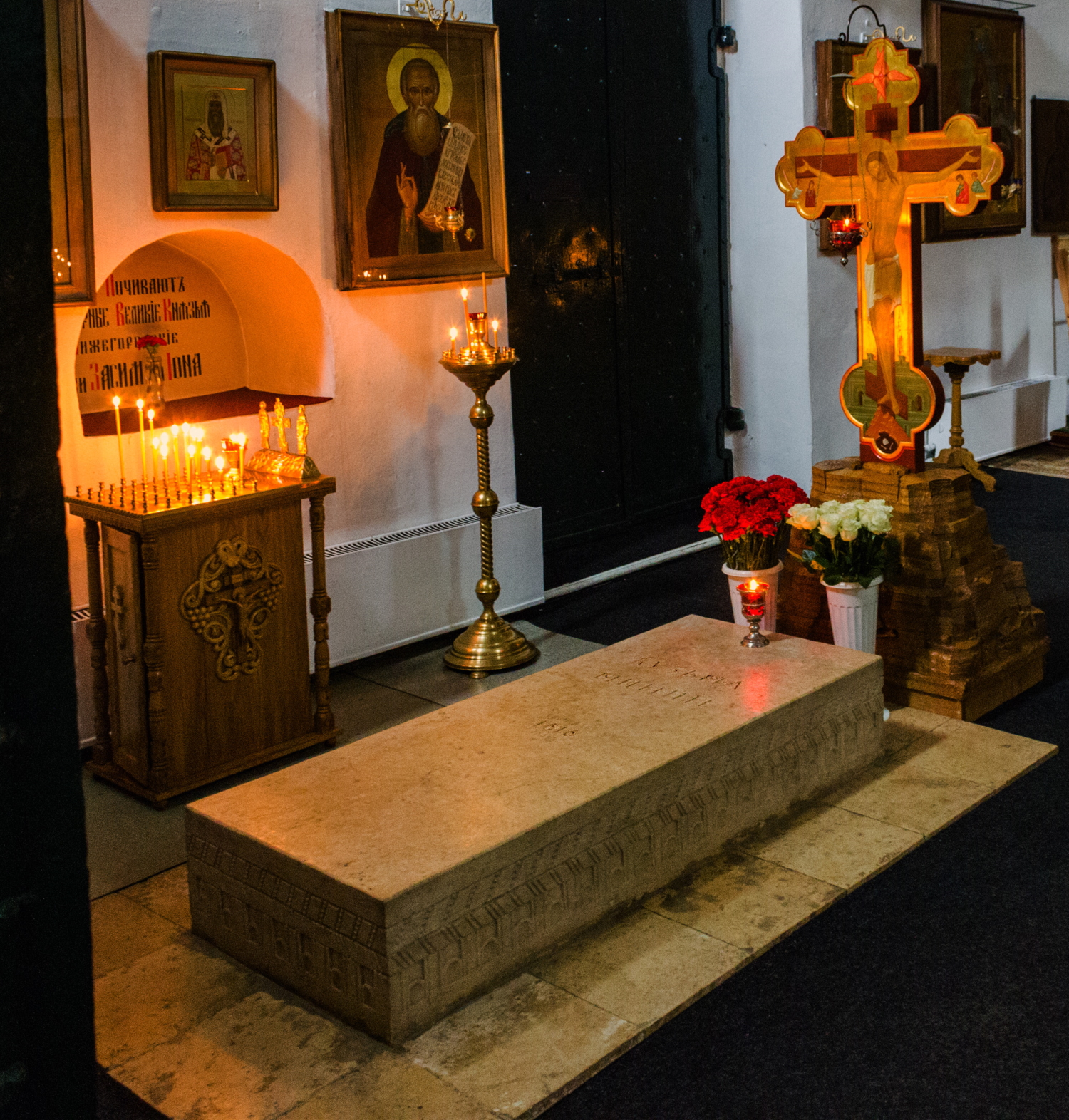 Гробница Козьмы Минина в Нижнем Новгороде. Могила Кузьмы Минина. Похоронен в новгороде