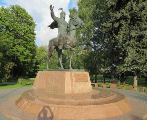 Памятник Манасу Великодушному (Москва)